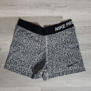 Nike Pro Women’s 3” Black&White Training Shorts